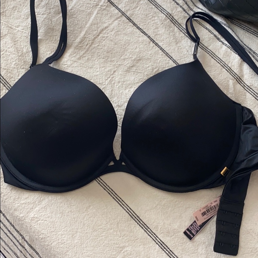 NWT Victoria Secret very sexy push up bra